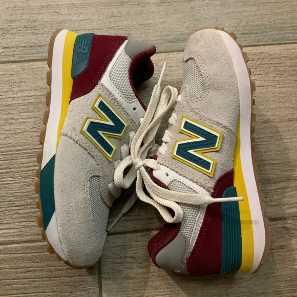 NEW BALANCE 574 - Picture 1 of 6
